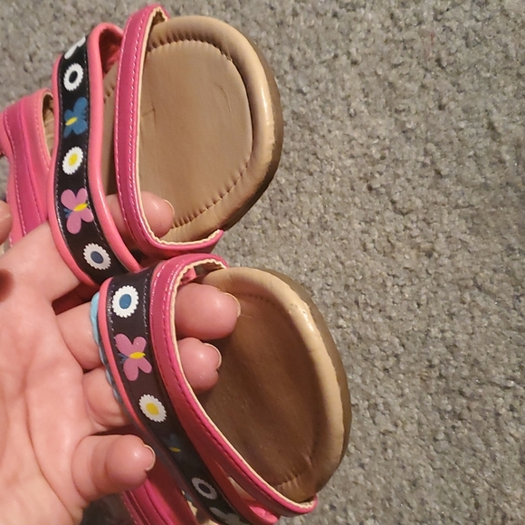 Sandals 2 Avon butterfly multi colored match everything - Picture 7 of 8